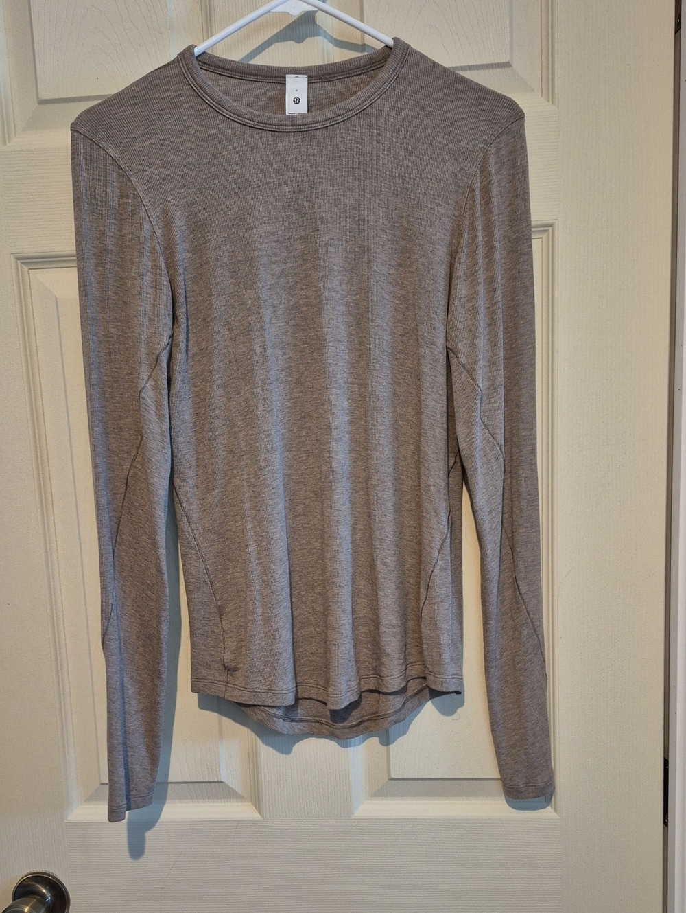 🍋 Lululemon Hold Tight Long Sleeve Size 8 Heathered Warm Ash Grey